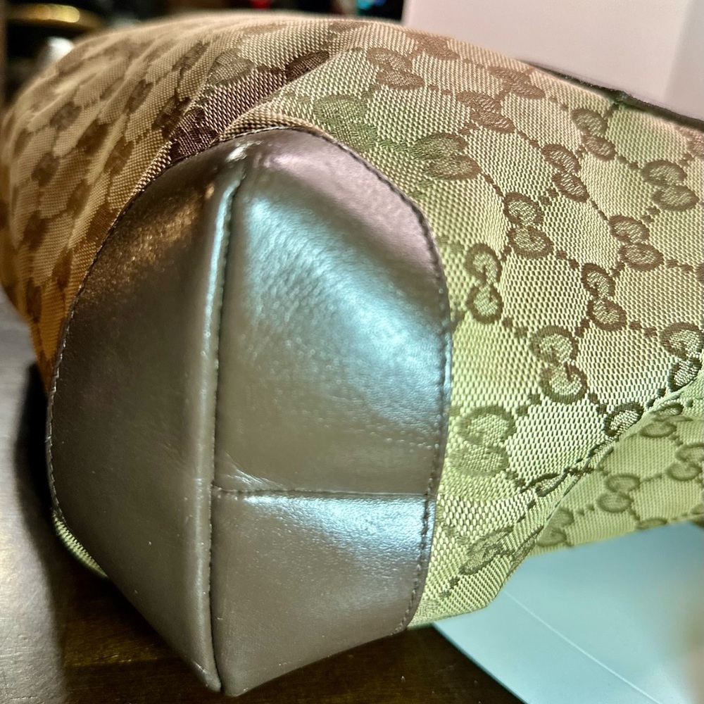 Gucci Brown Monogram Tote Bag - Picture 7 of 11